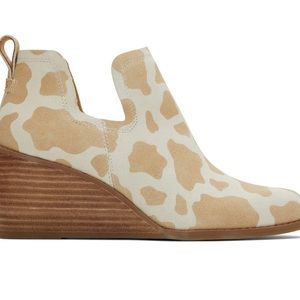 Brand new in box 8.5 Tom’s